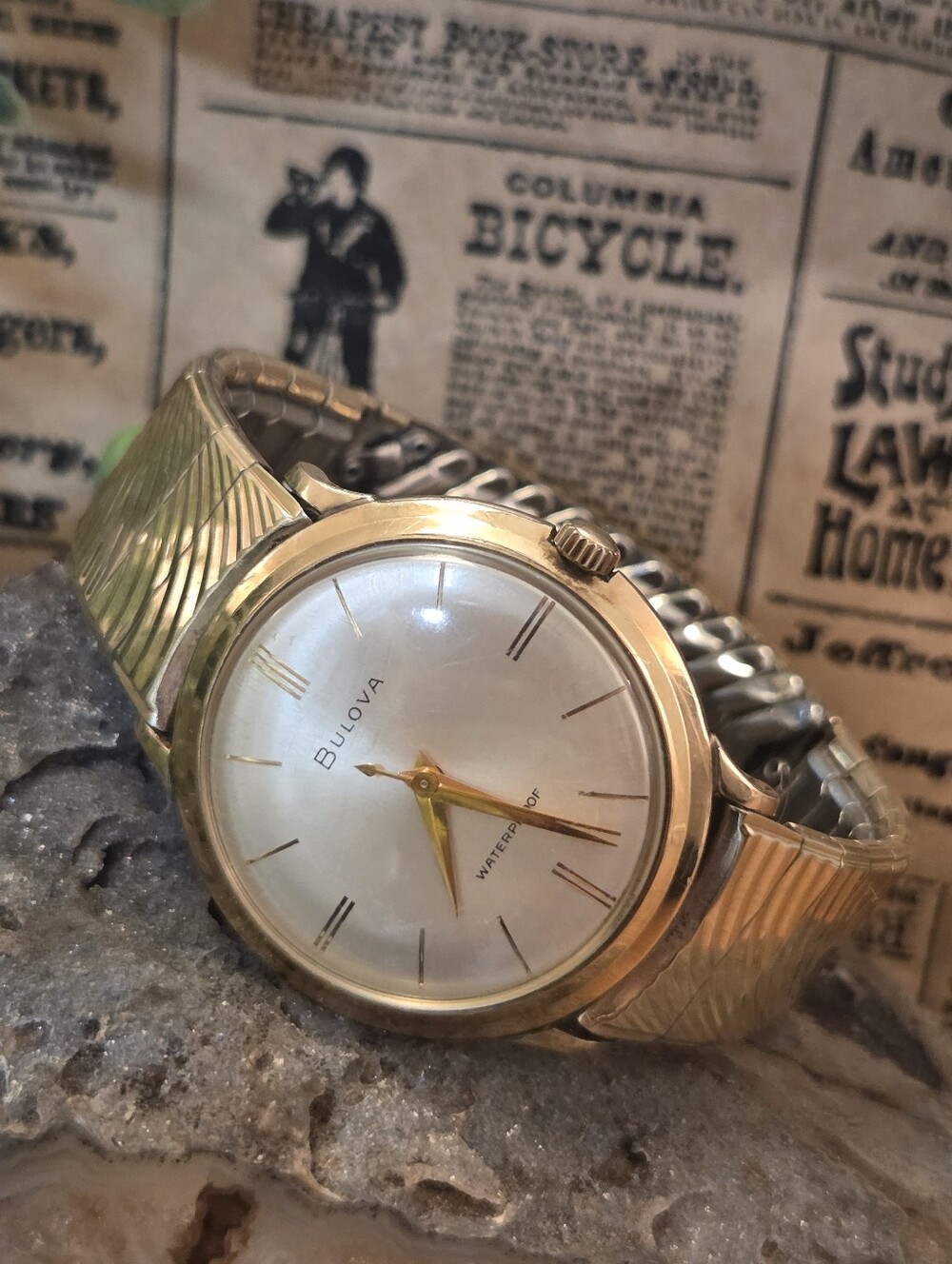 Gorgeous Vintage Mens Bulova Automatic Watch 10k RG In Prestine Condition